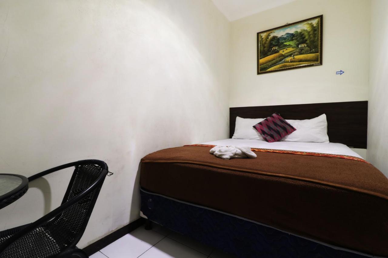 Bantal Guling Pasar Baru Hotel Бандунг Екстериор снимка