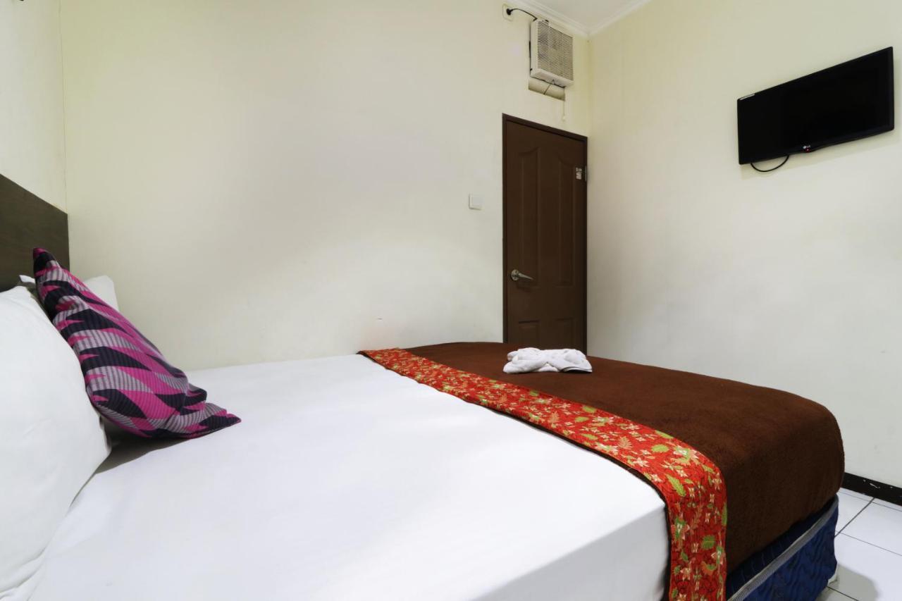 Bantal Guling Pasar Baru Hotel Бандунг Екстериор снимка