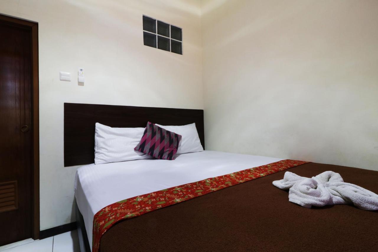 Bantal Guling Pasar Baru Hotel Бандунг Екстериор снимка