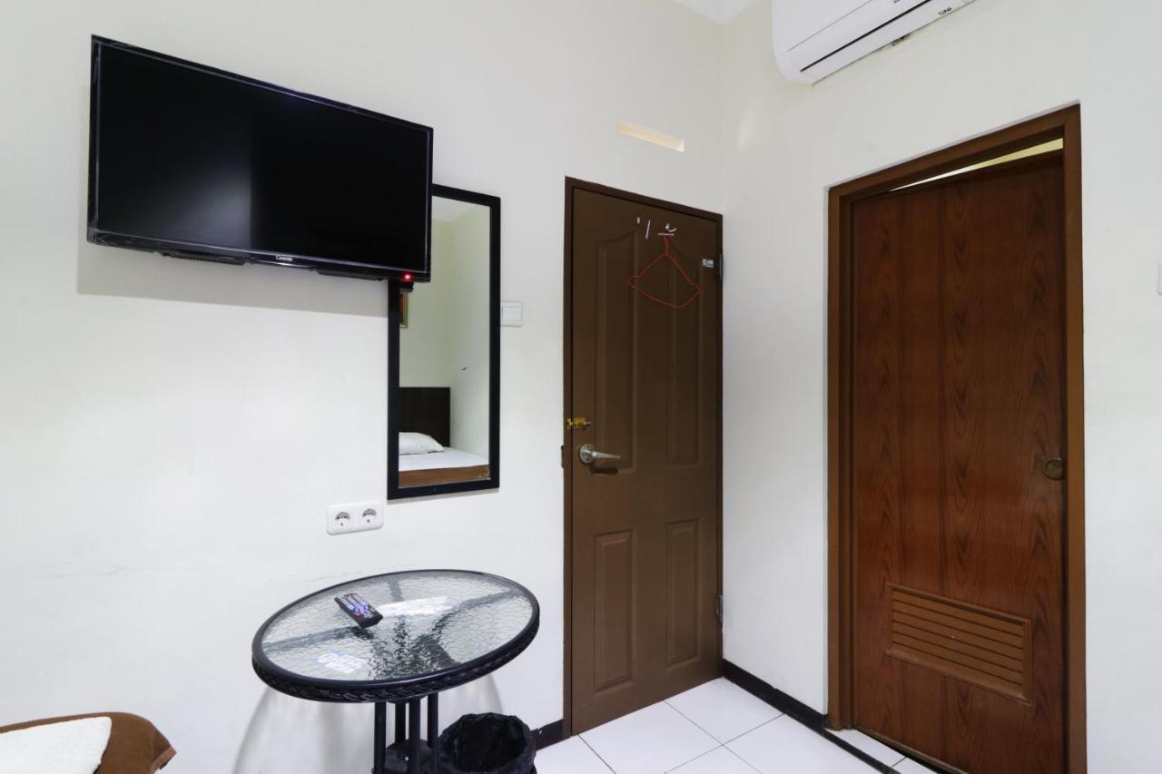 Bantal Guling Pasar Baru Hotel Бандунг Екстериор снимка