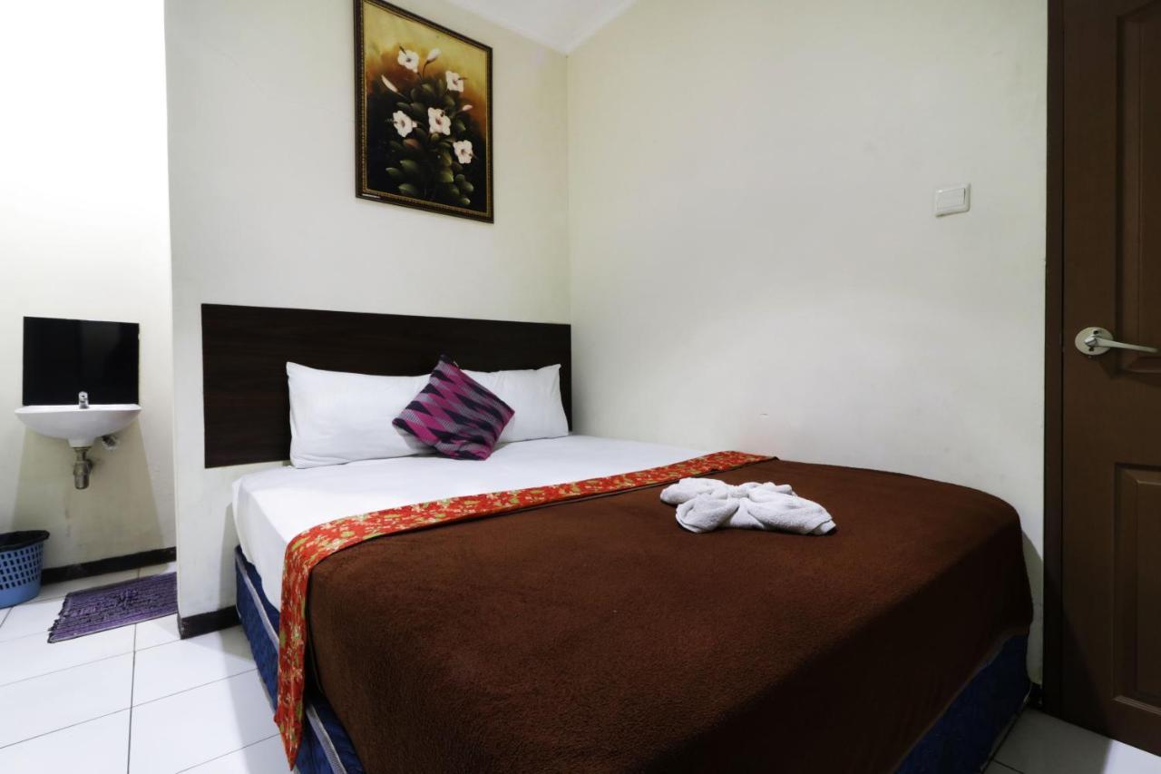 Bantal Guling Pasar Baru Hotel Бандунг Екстериор снимка