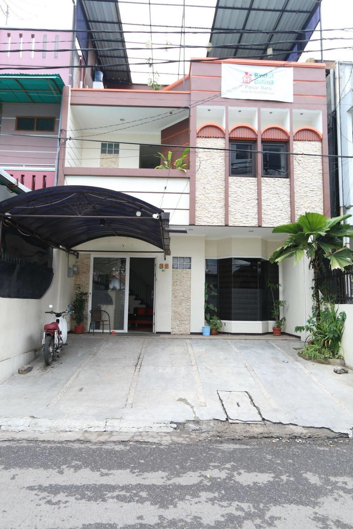 Bantal Guling Pasar Baru Hotel Бандунг Екстериор снимка