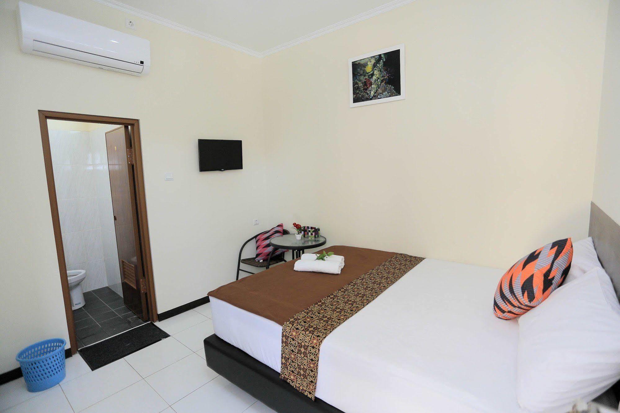 Bantal Guling Pasar Baru Hotel Бандунг Екстериор снимка