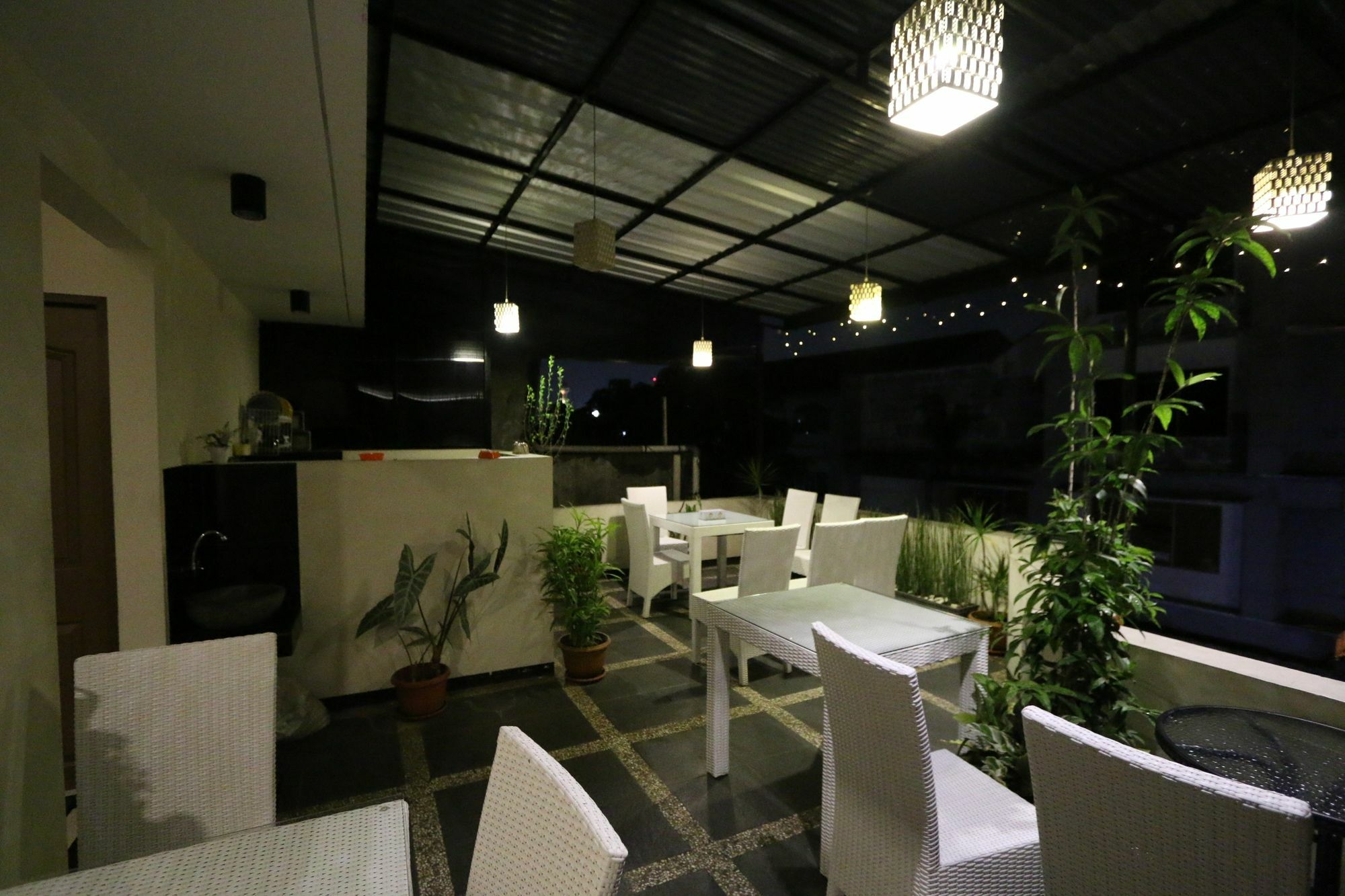 Bantal Guling Pasar Baru Hotel Бандунг Екстериор снимка